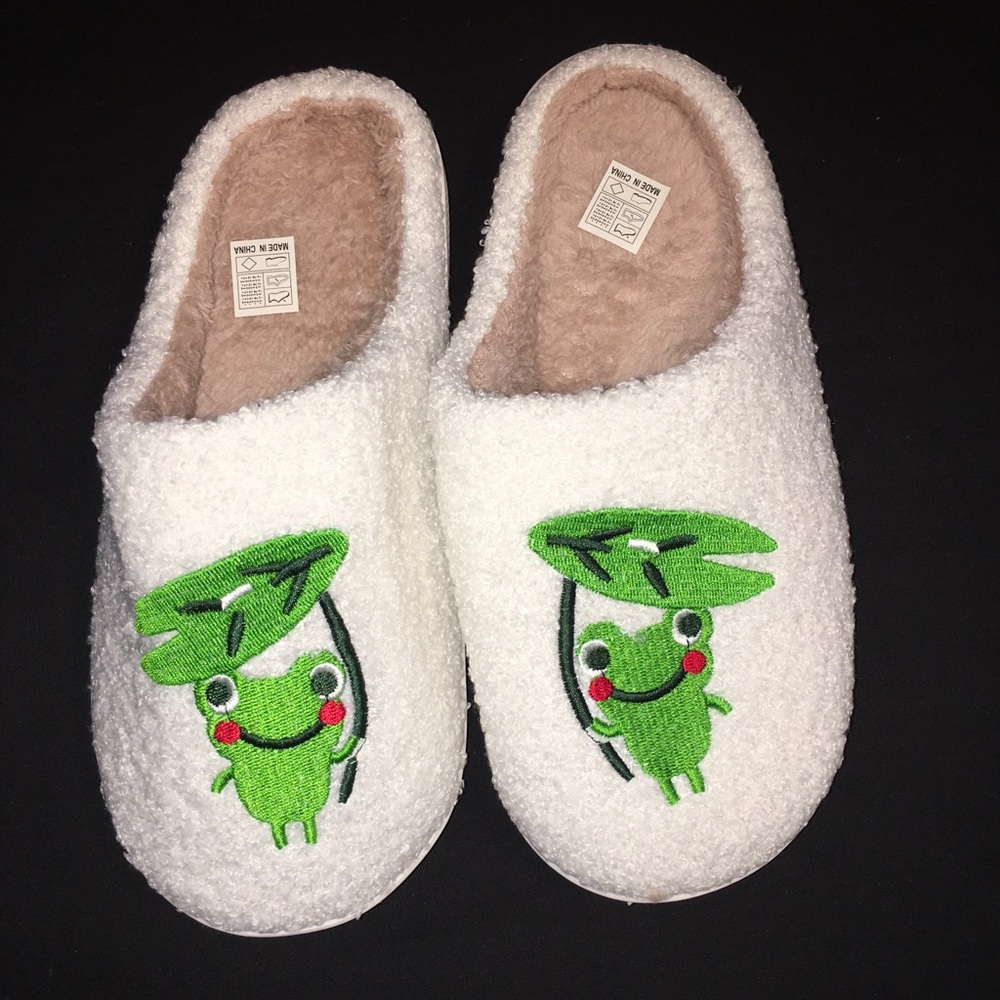 Embroidered Frog Slippers